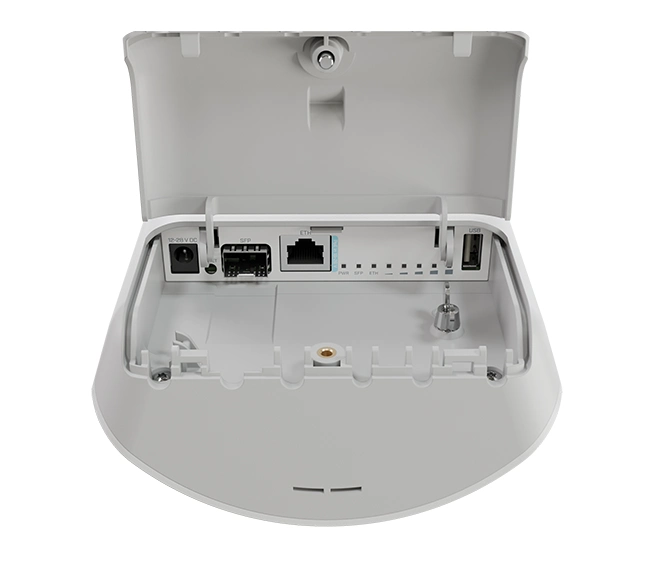MikroTik L22UGS‑5HaxD2HaxD‑15S – mANTBox ax 15s