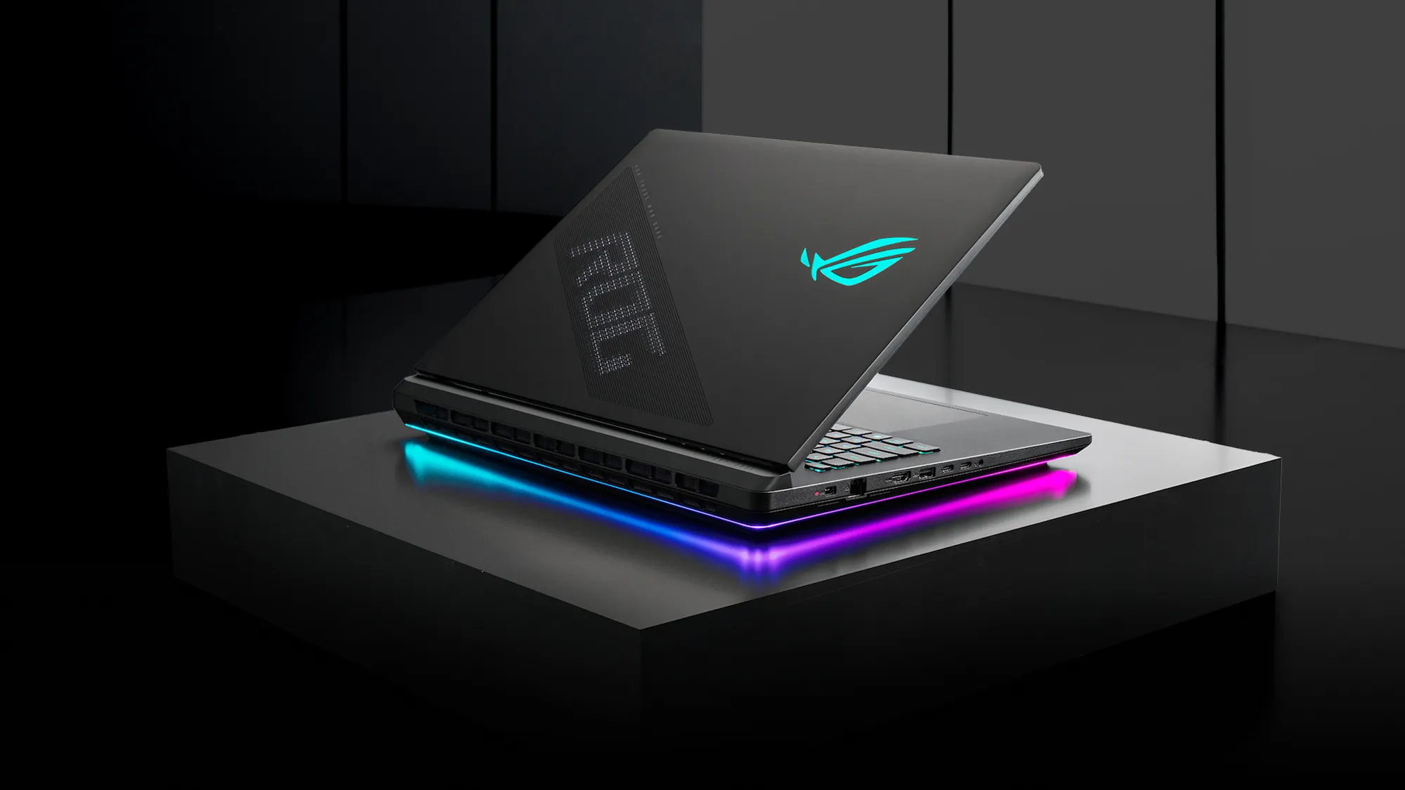 ASUS ROG Strix SCAR 18 - Image 2